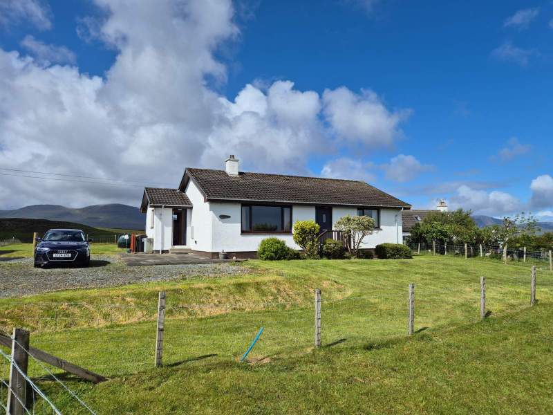 Tulach Gorm, 3 Valtos, Culnacnock, Portree, Isle of Skye, IV51 9JD