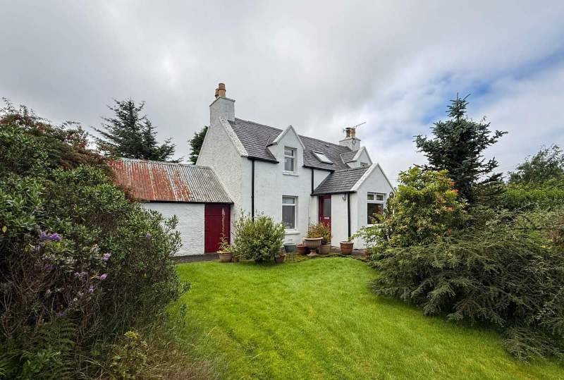 Viewfield House, 36 Lower Breakish, Breakish, Isle of Skye, IV42 8QA