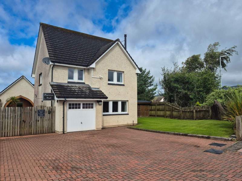 1 Rathad Nan Ciobairean, Portree, Isle of Skye, IV51 9TQ